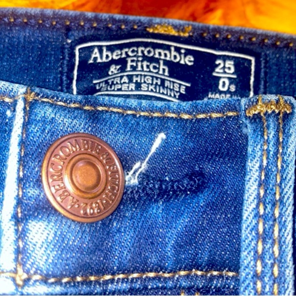 Abercrombie & Fitch Ultra High Rise Super Skinny Jeans